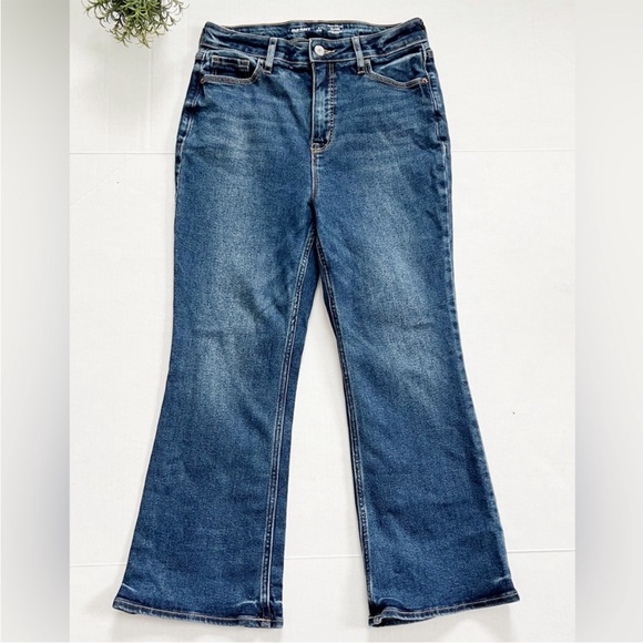 Old Navy Higher High Rise Flare Jeans in Dark Wash - Picture 1 of 6